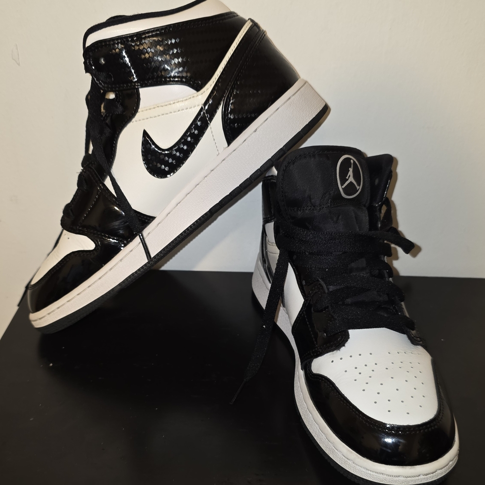 Nike Air Jordan 1 Mid SE All-Star Carbon Fiber (GS) 6.5Y - Picture 14 of 15